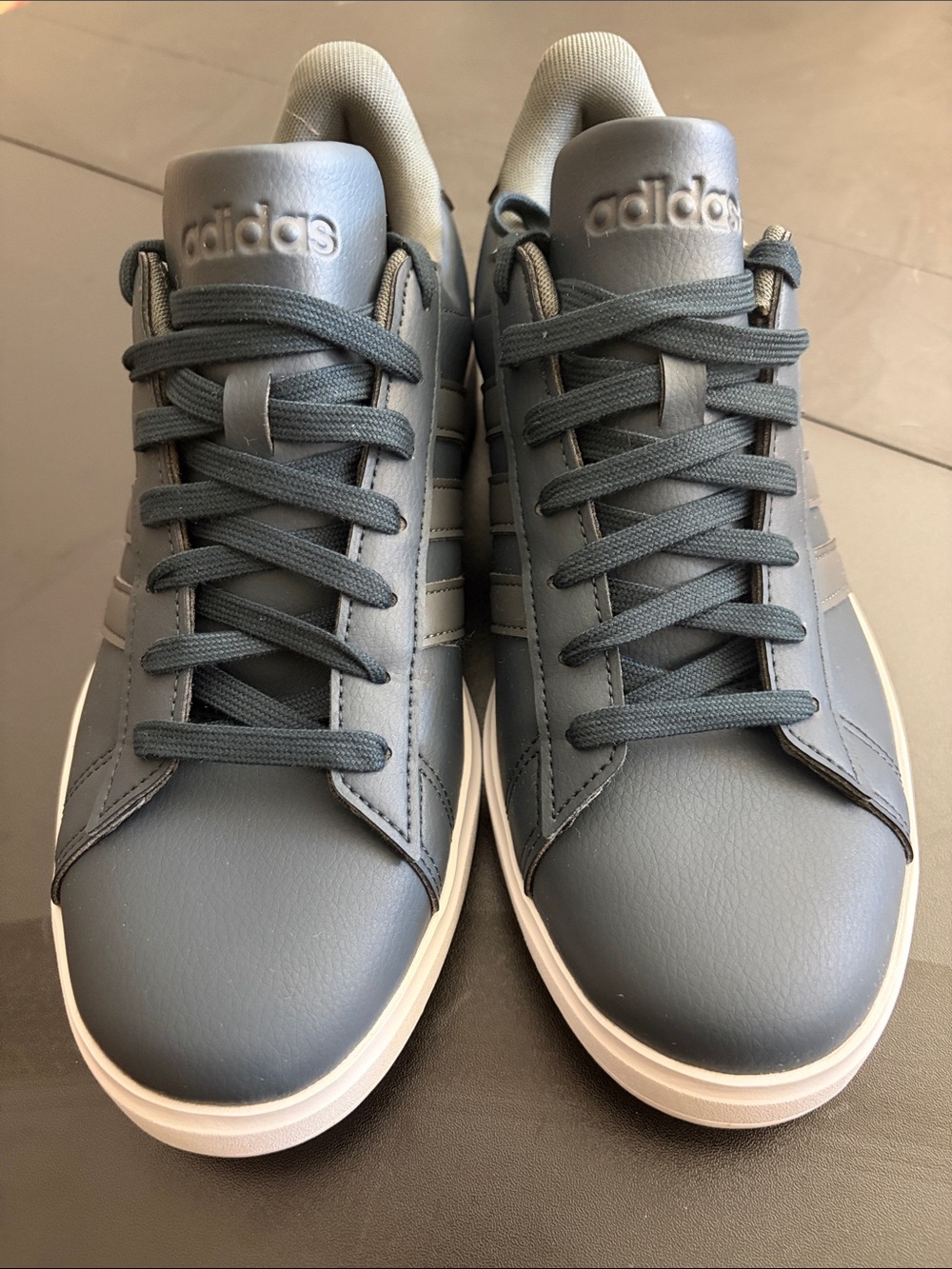adidas Men's 9.5 Navy Blue Low-Top Sneakers